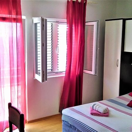 Apartment Vesna ミルナ エクステリア 写真