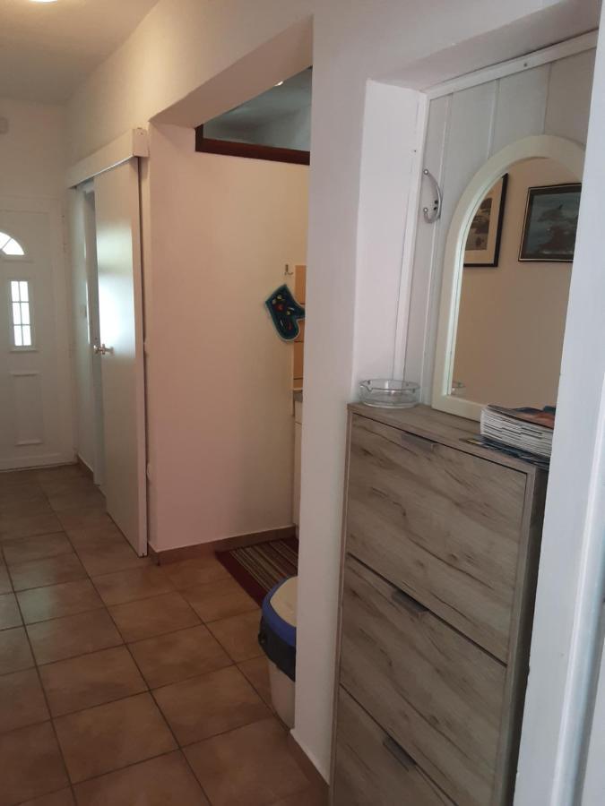 Apartment Vesna ミルナ エクステリア 写真