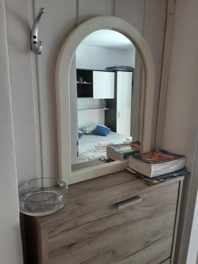 Apartment Vesna ミルナ エクステリア 写真