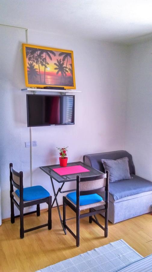 Apartment Vesna ミルナ エクステリア 写真
