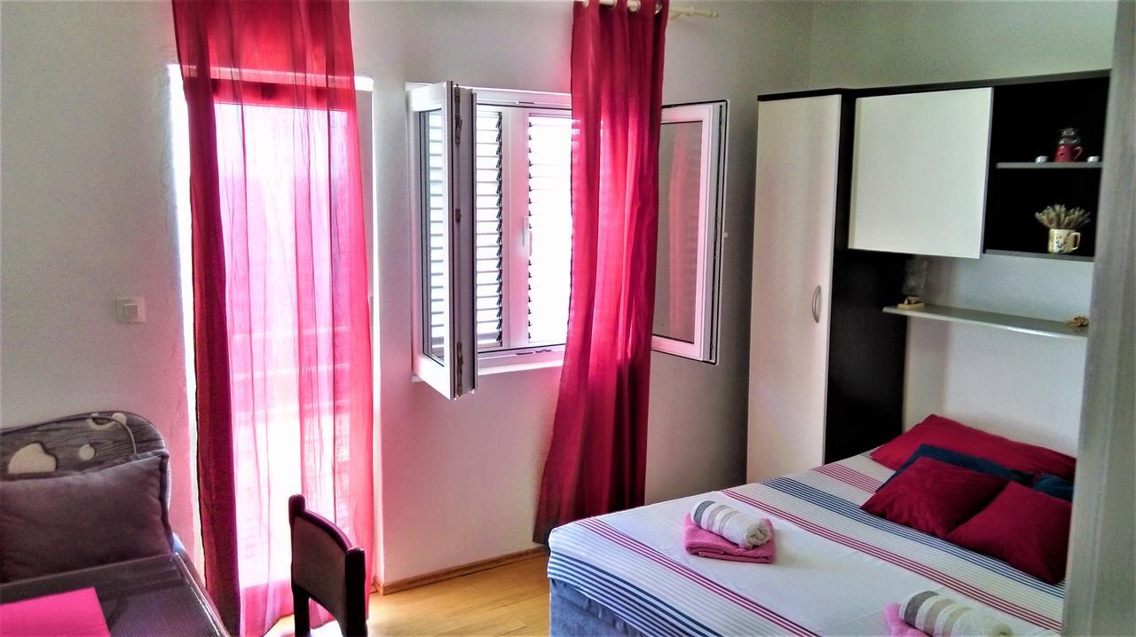 Apartment Vesna ミルナ エクステリア 写真