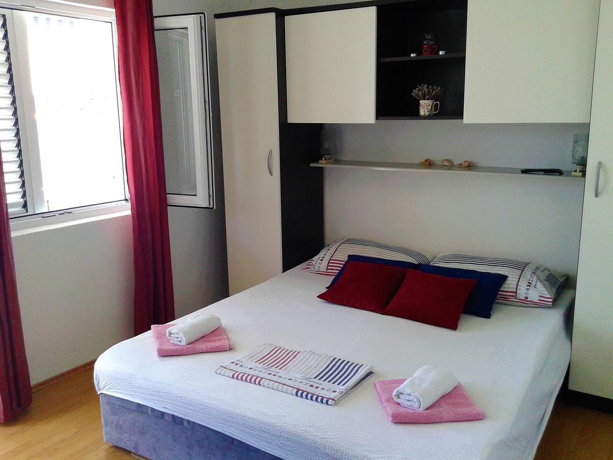 Apartment Vesna ミルナ エクステリア 写真